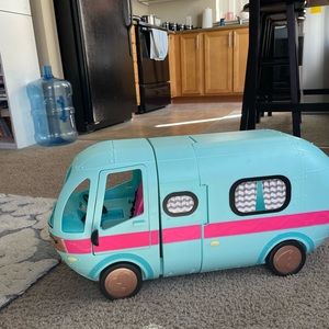 Lol surprise glamper!